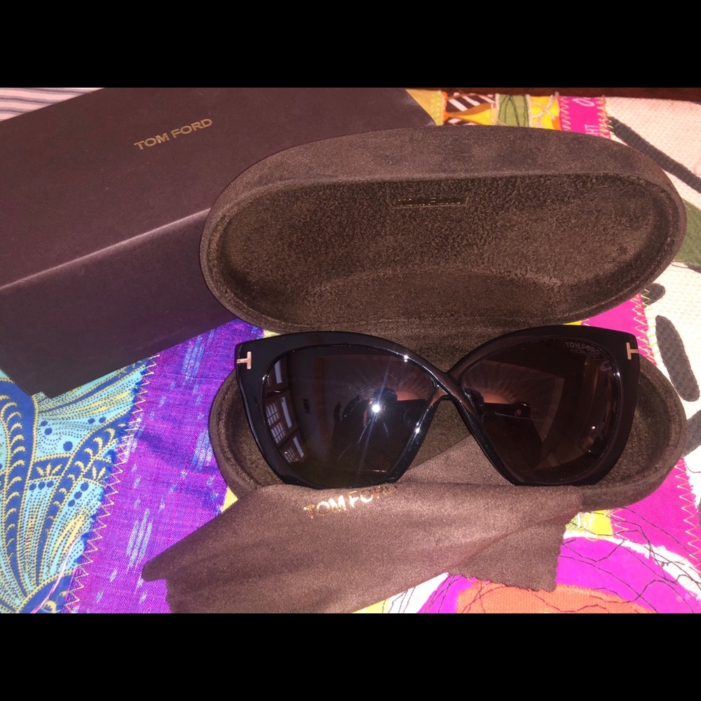 Tom Ford “Arabella” polarized black sunglasses